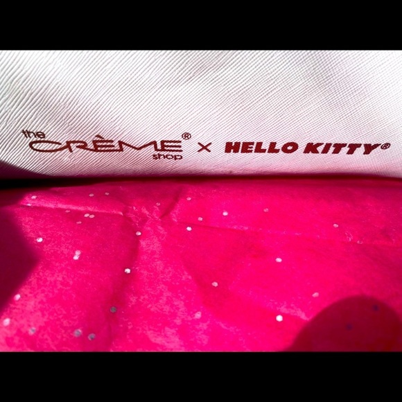 Hello Kitty Make up Bag - Picture 2 of 5